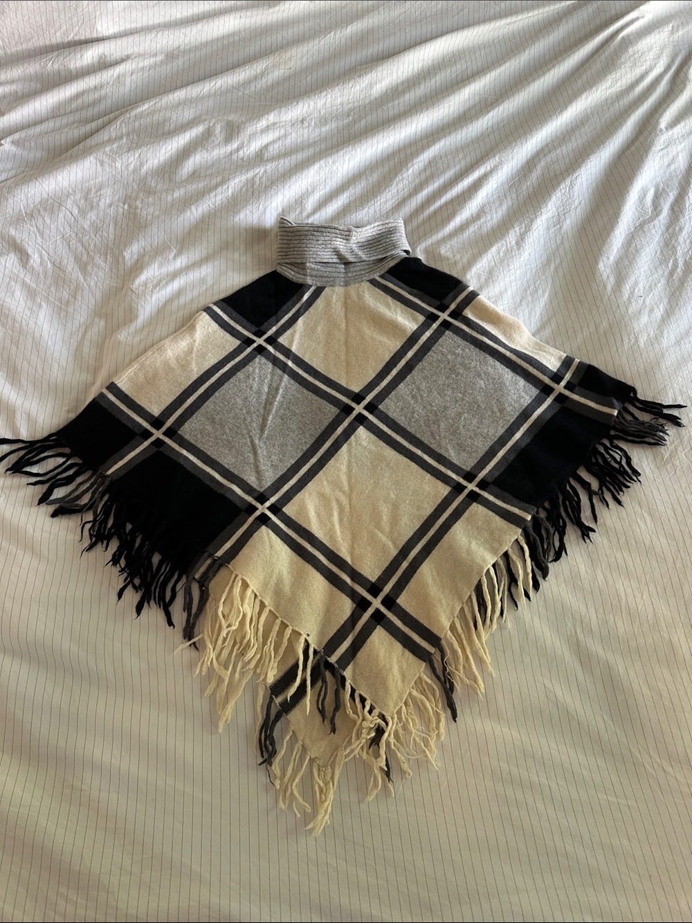Nordstrom - Cashmere/Wool Black, Cream & Gray Plaid Turtleneck Fringe Poncho